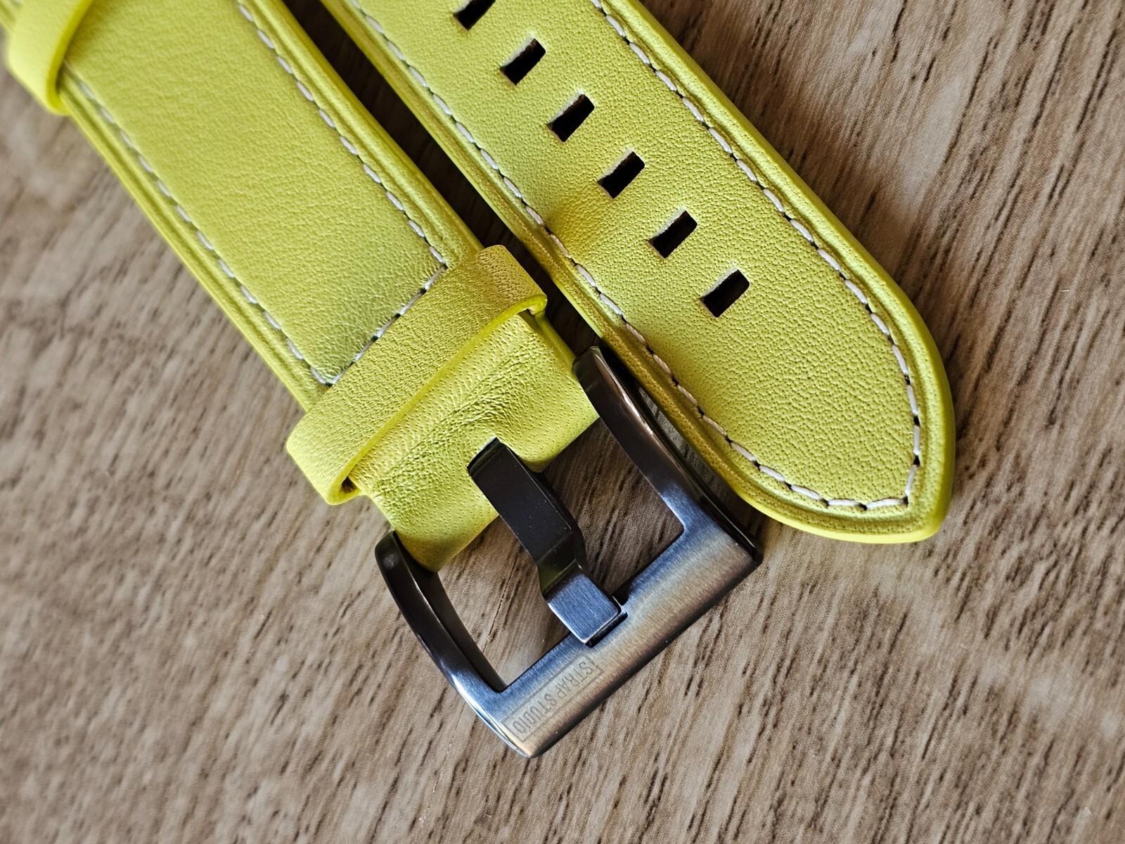 BRIGHT GREEN GENUINE LEATHER WATCH STRAP 20MM EASY FIT HIGH QUALITY STEEL BUCKLE