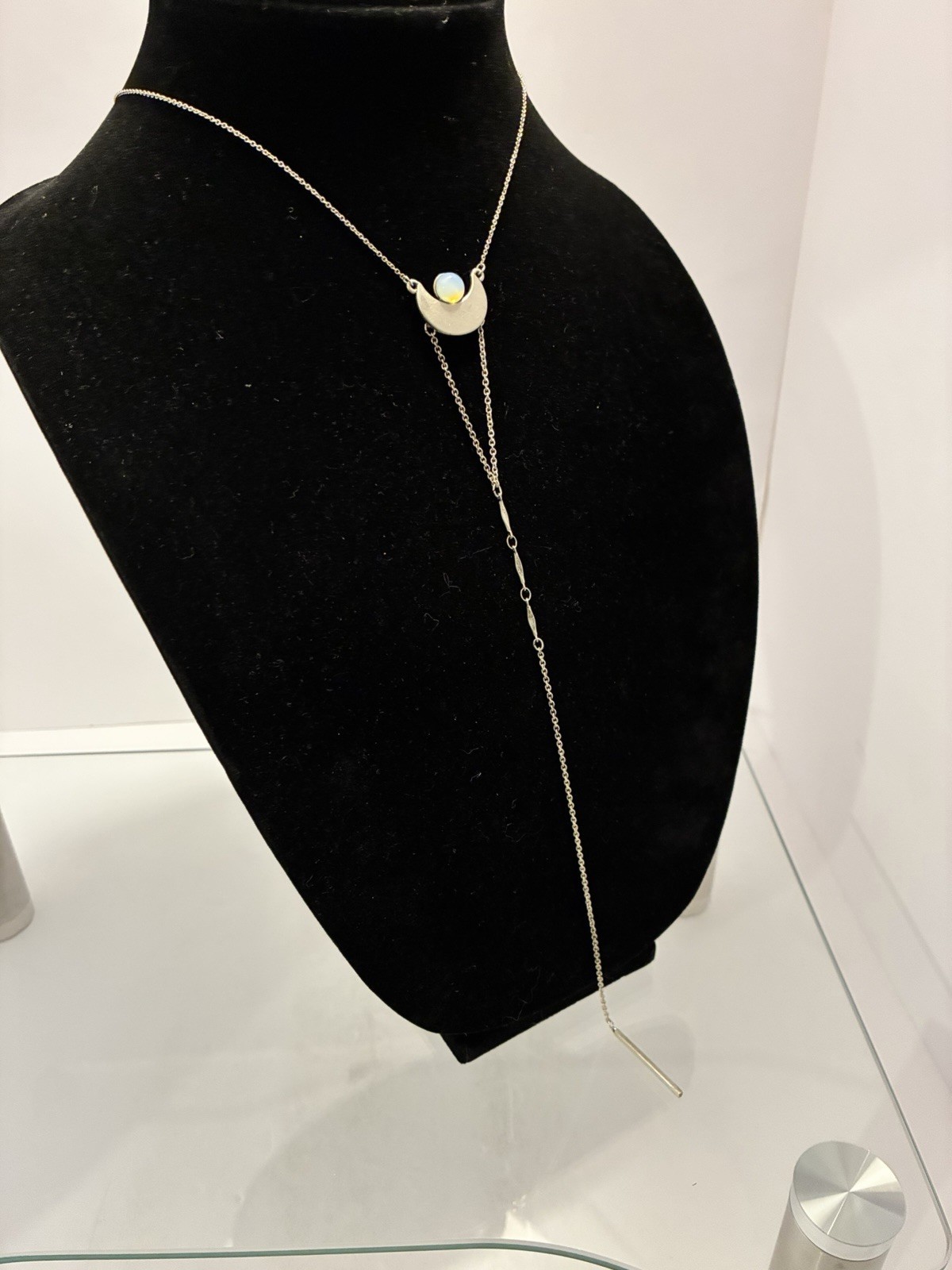 American Eagle Silver Tone Moon Pendant White Opal like glass Necklace 18″