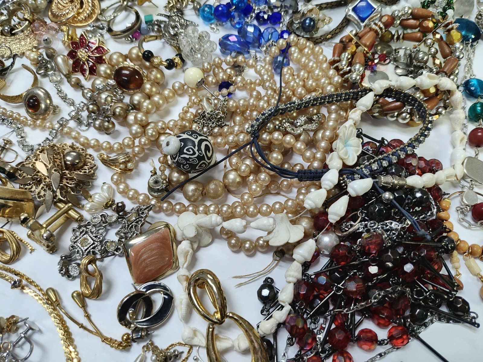 Huge Estate Junk Jewelry Lot 7lbs Earrings Screw Back Clip On Etc (Read Desc.)