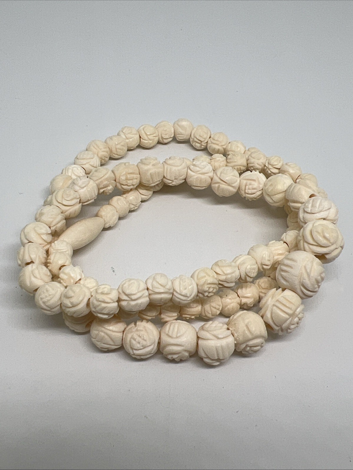 Vintage Cream Bovine Bone Carved Flower Bead 26” Necklace Graduated Screw Clasp