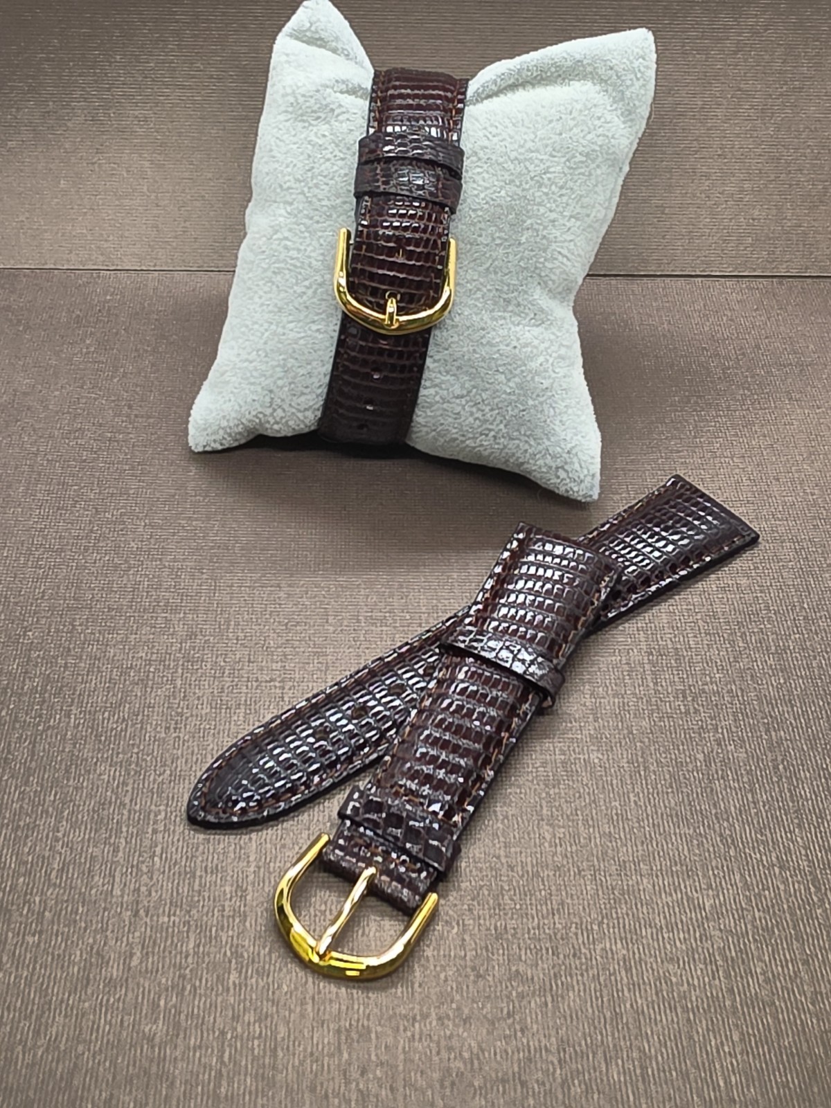 Lot Of 2 Vintage NOS 20R Dark Brown Padded & Stitched Genuine Lizard Watch Bands