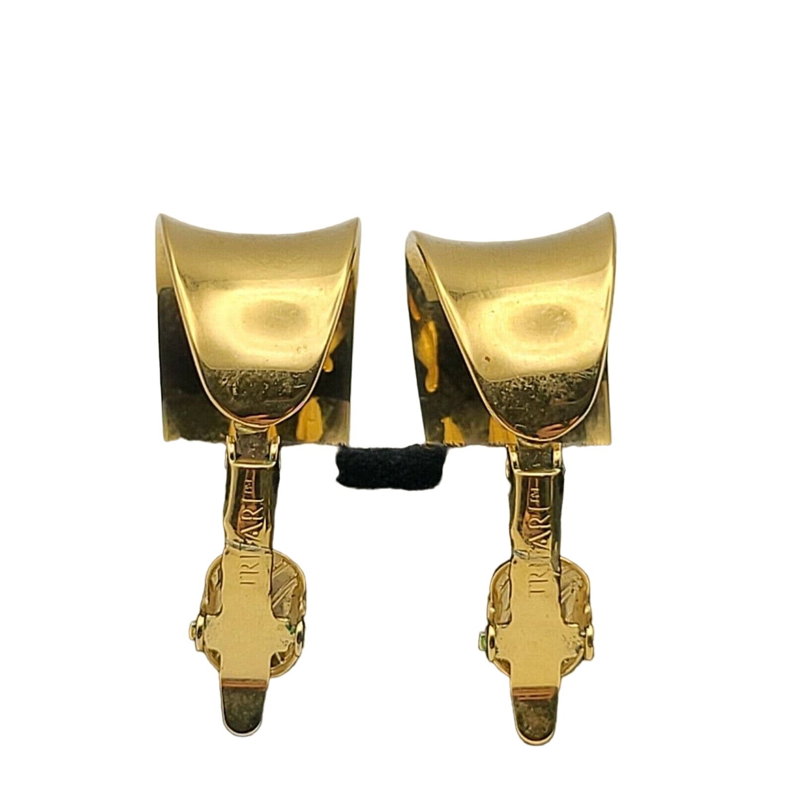 Vintage TRIFARI Wide HOOP EARRINGS Gold Tone 1″ Rund Clip Ons Marked