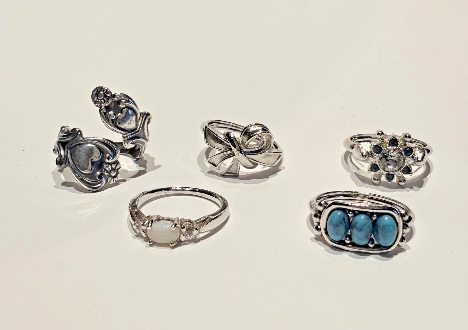 Avon Vintage Ring Lot of 5 – See photos size varies from 5-7