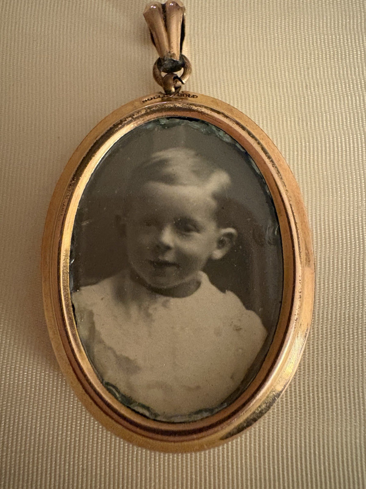 Antique Oval Rolled Gold? Double Sided Glass Front Locket Pendant 2 Photos
