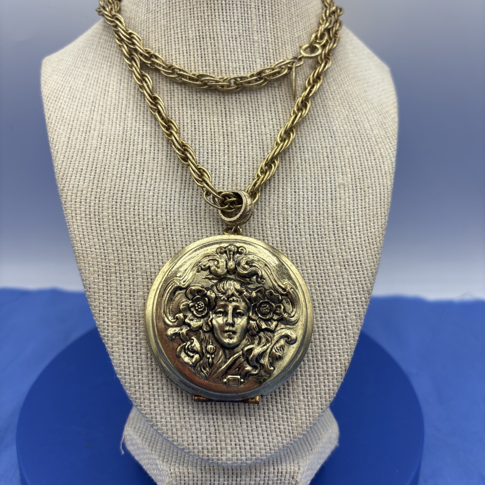 Vintage Whiting Davis Art Nouveau Lady Compact Locket Necklace 30” Gold Tone