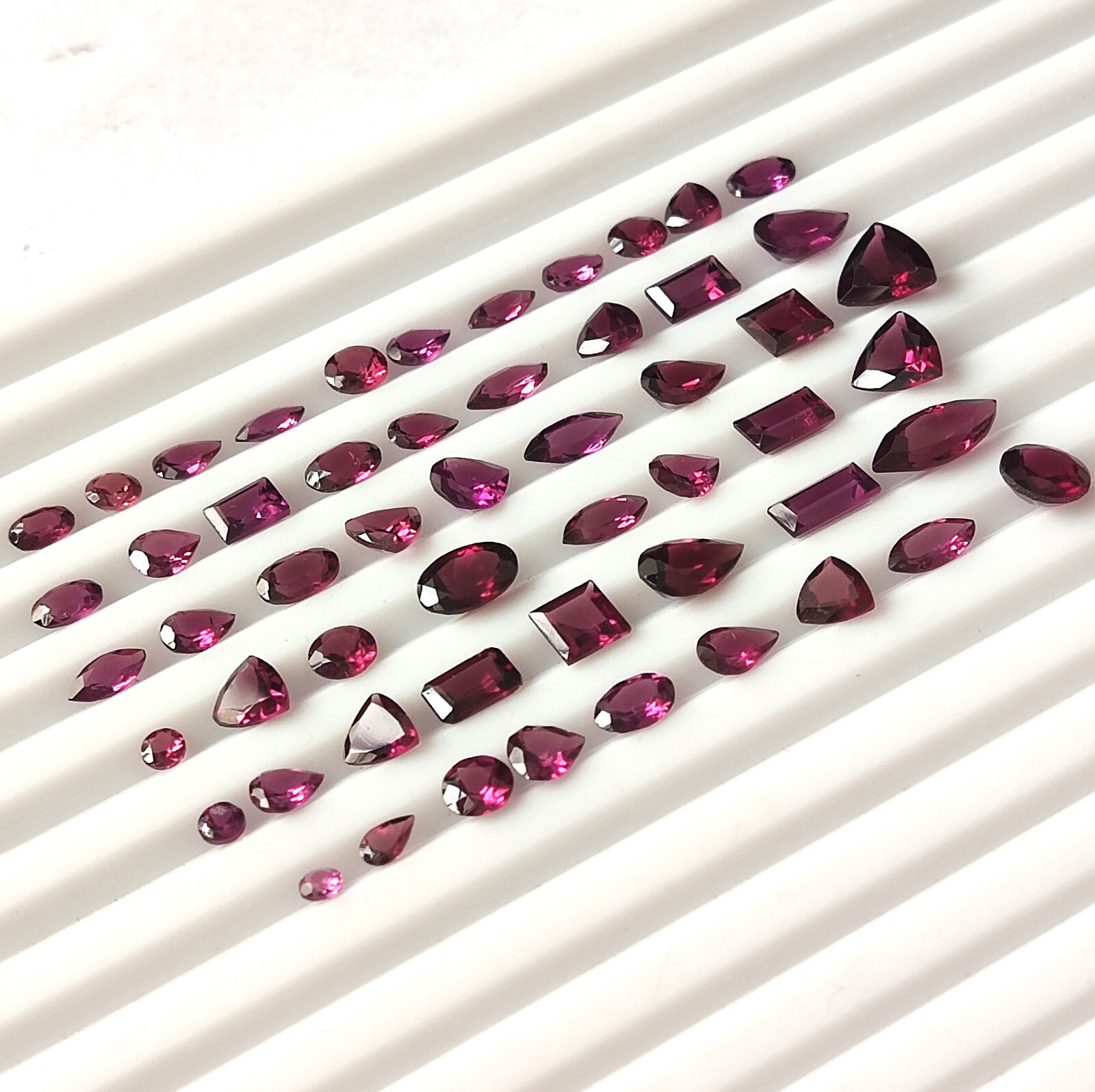 28.25 CTS Rhodolite Garnet Mix Shape Faceted Natural Wholesale Gemstone 54 Piece