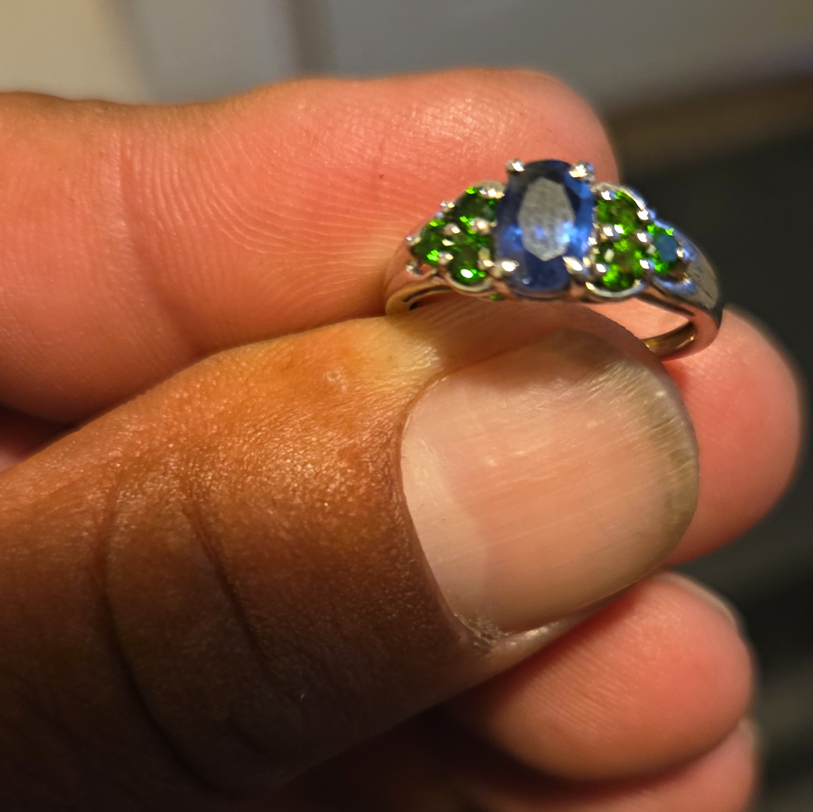 925 Silver Ring Size 6.5 Lab Created Saphire w Synthetic Emerald Accents