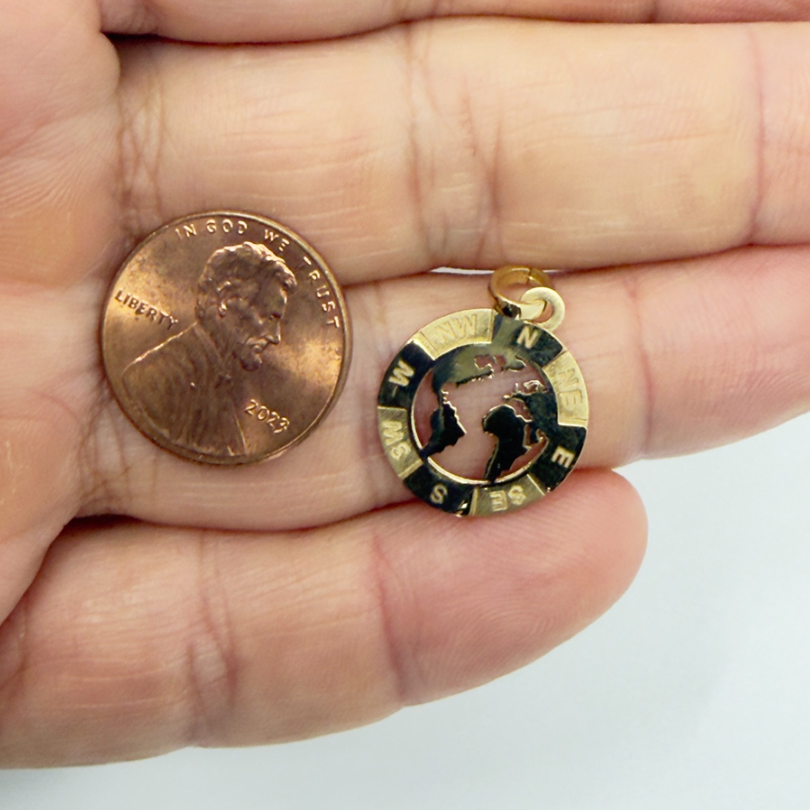 14K Solid Yellow Gold World Map Globe Compass Pendant Travel Charm Unisex