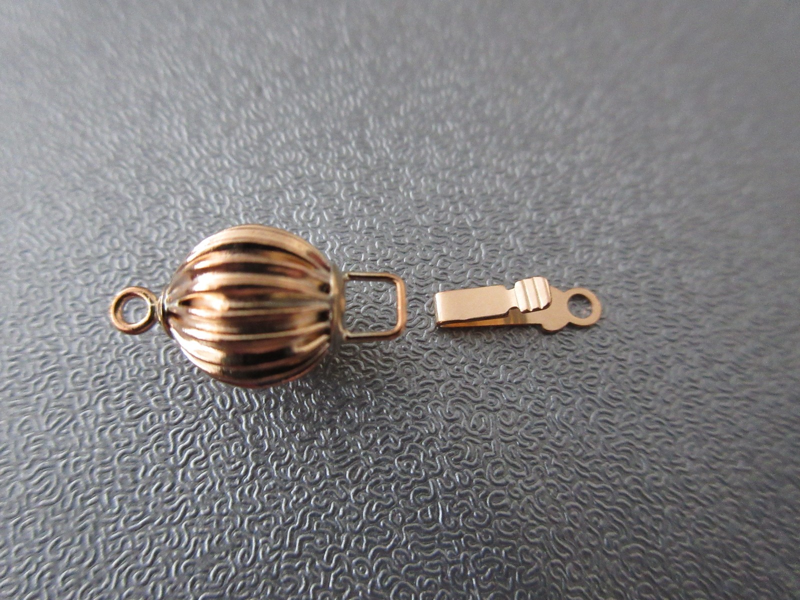 14K Gold Filled Round Corrugated Safety Clasp 1pc