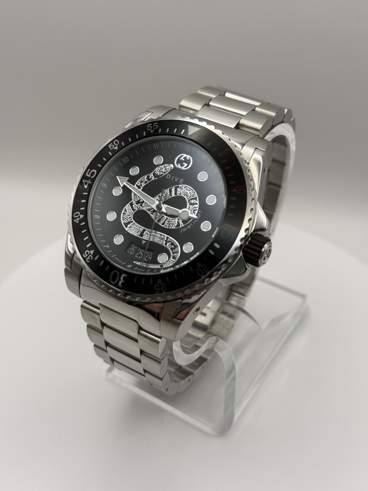 Gucci Dive 45MM Men’s Swiss Quartz Watch Black Dial Stainless Steel YA136218