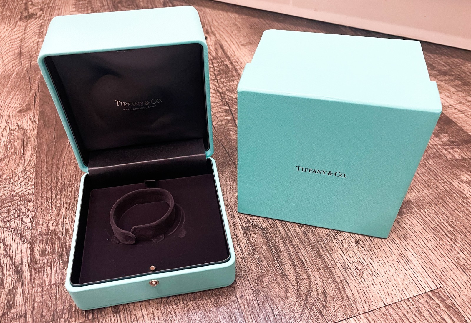 Tiffany & Co Large Blue Leather Bracelet/Watch Presentation Gift Box & Case
