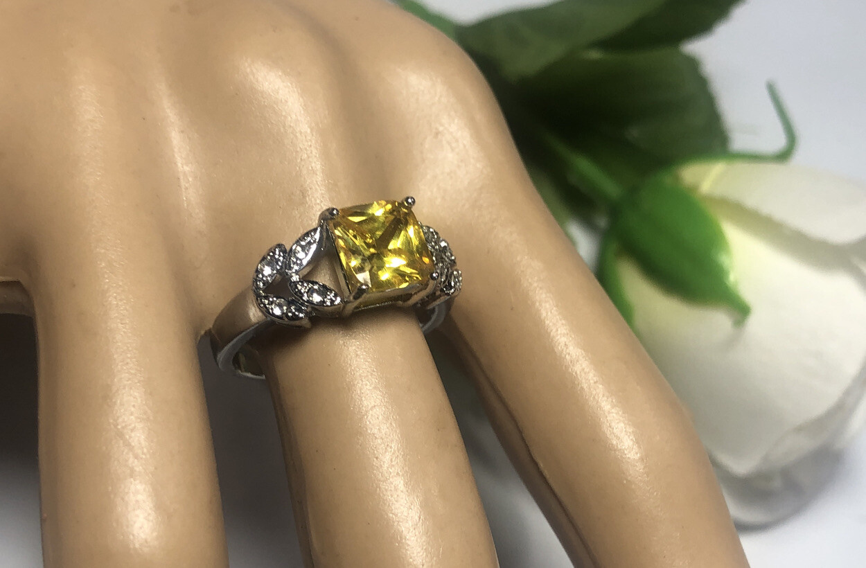 Ring Silvertone Yellow Faux Citrine Prince Cut Rhinestone Clear Accent Solitaire
