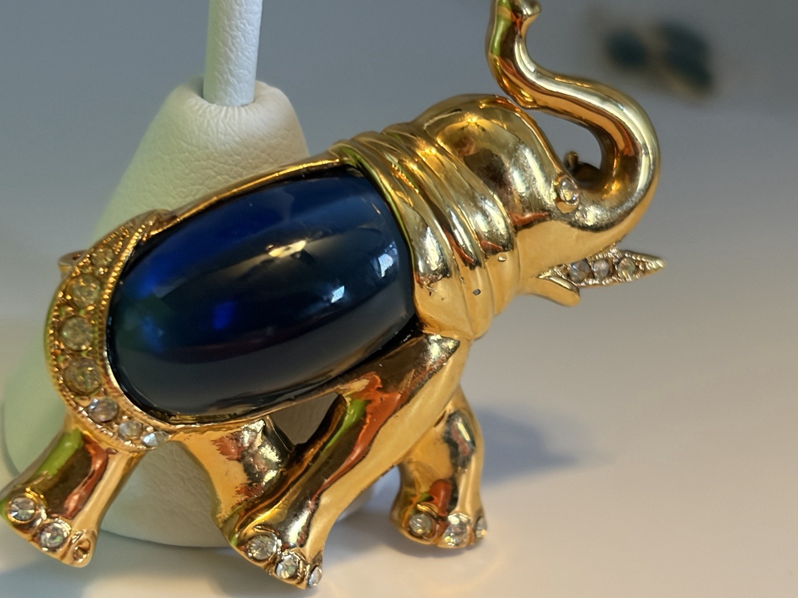 Signed Boucher Elephant Jelly Belly Brooch Blue W Clear Rhinestones Figural RARE