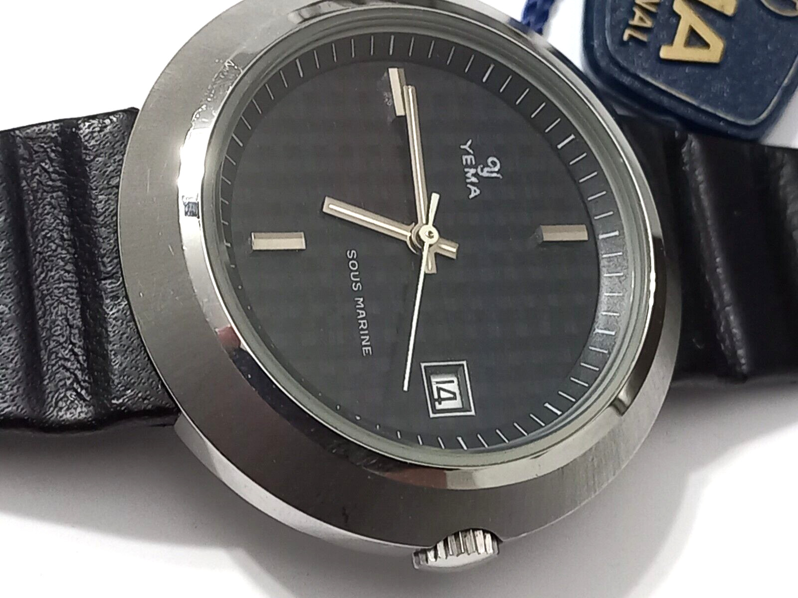 NOS 40MM 1970’S STEEL YEMA SOUS MARINE ” UFO ” AUTOMATIC DATE -RARE BLACK DIAL