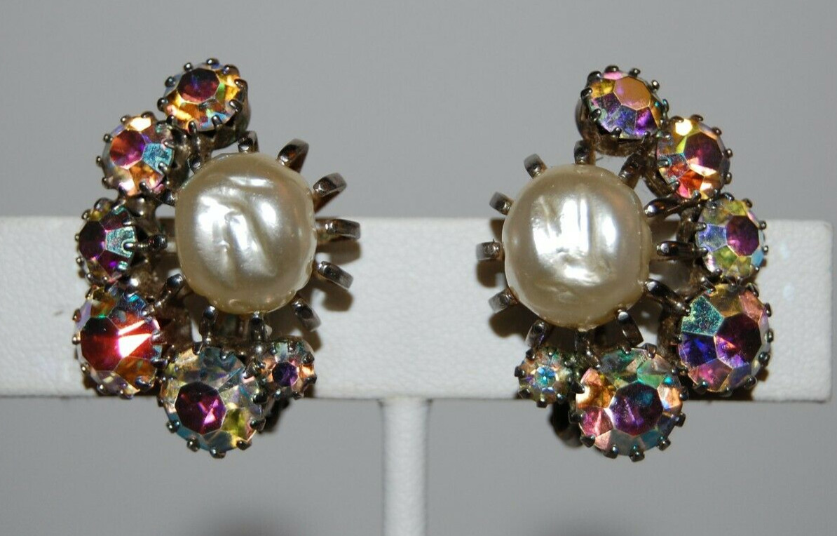 ELEGANT VTG MCM WEISS BAROQUE FAUX PEARL AURORA BOREALIS CRYSTALS CLIP EARRINGS