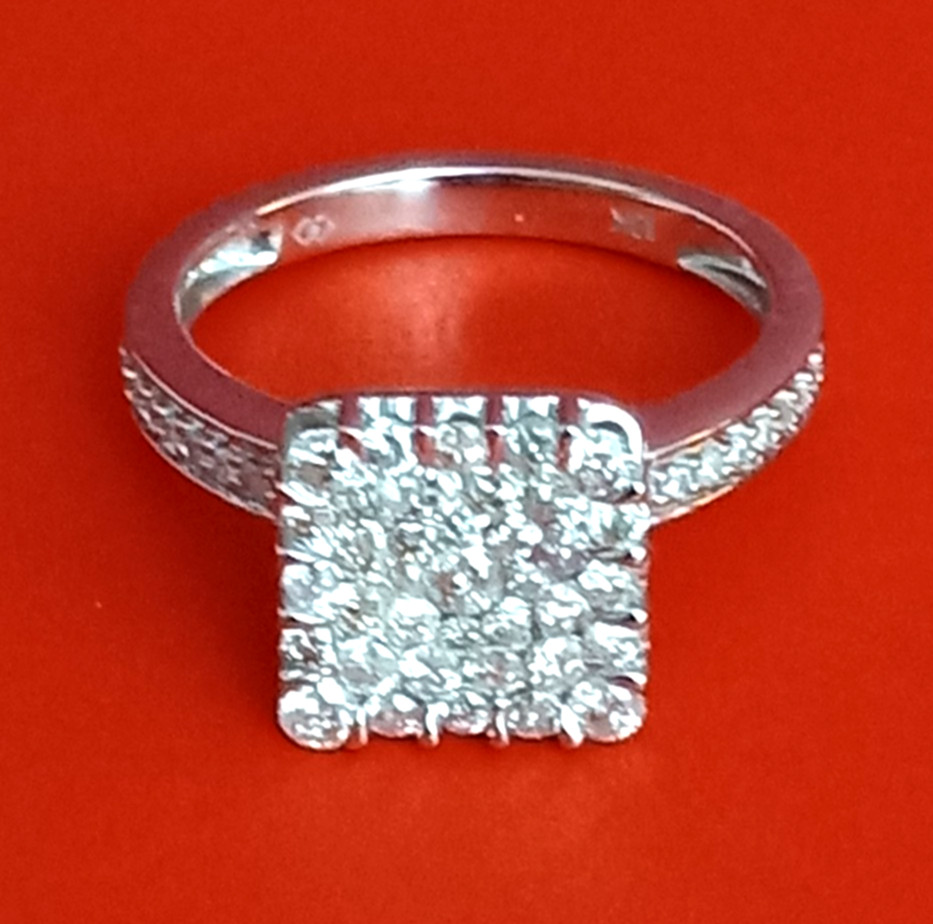 1ct Diamond (H 12) Ring in 10K White Gold Size 7, 3.70g