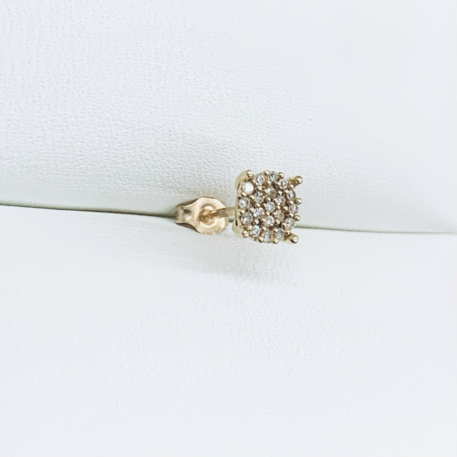 One Single 0.05 Ct 10k Yellow Gold Round Natural Diamond Pave Screw Stud Earring
