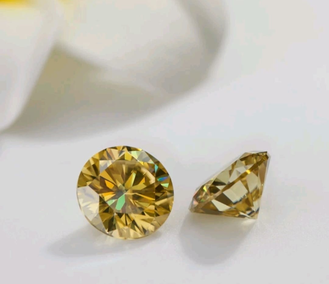 5 CT Fancy Yellow Color, Round Cut VVS1 Moss Diamond Quality gemstone 11.50MM