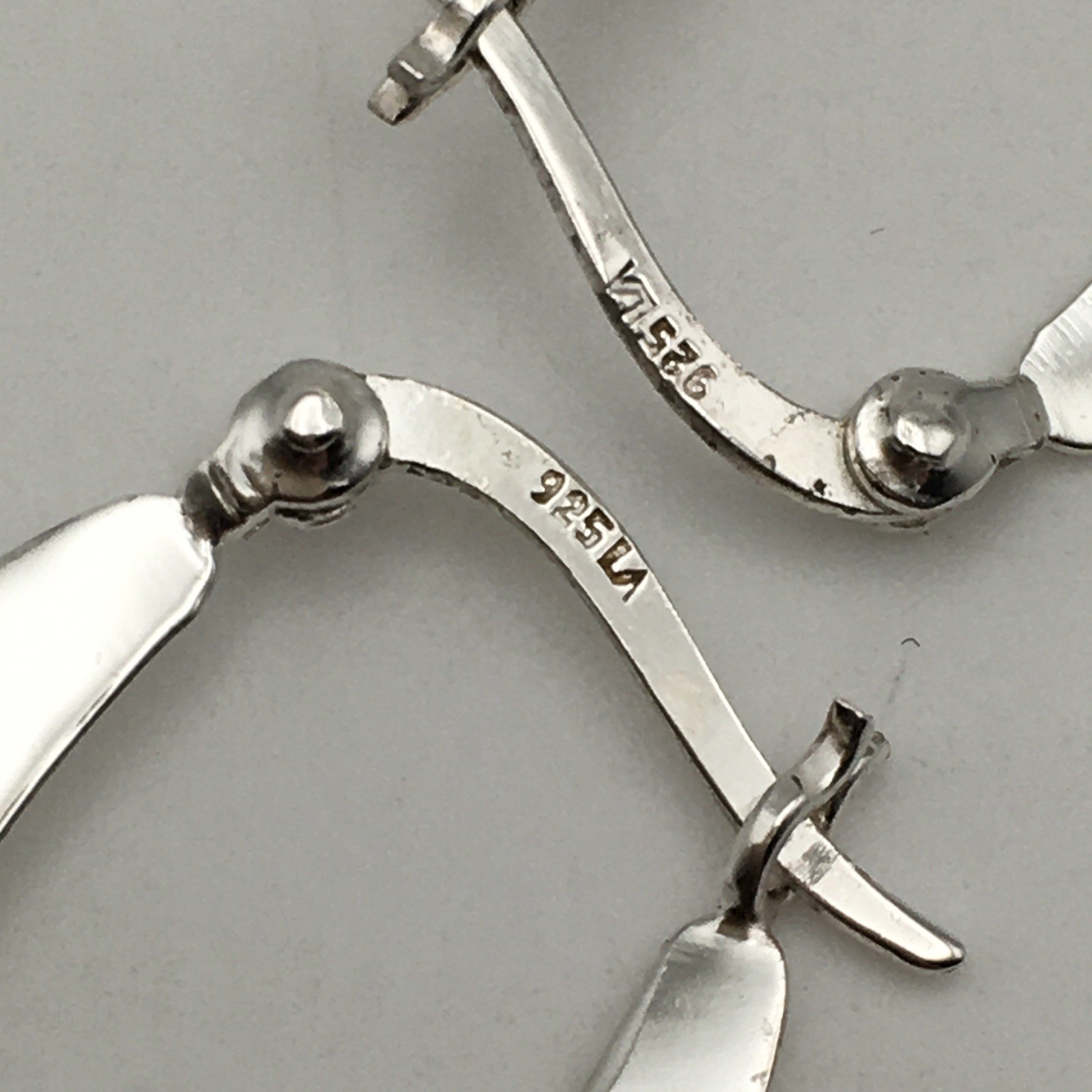 Vintage Sterling Silver Pointed Tip Wavy Hoop Earrings Marked LA 925 2.8g #23