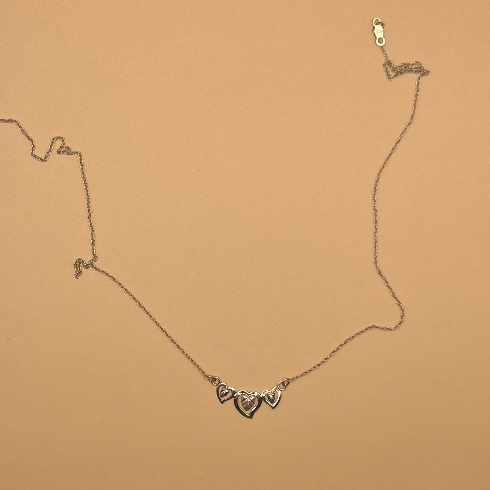 Designer 10k Tricolor Gold Necklace Heart Station With Attached Chain 1gr