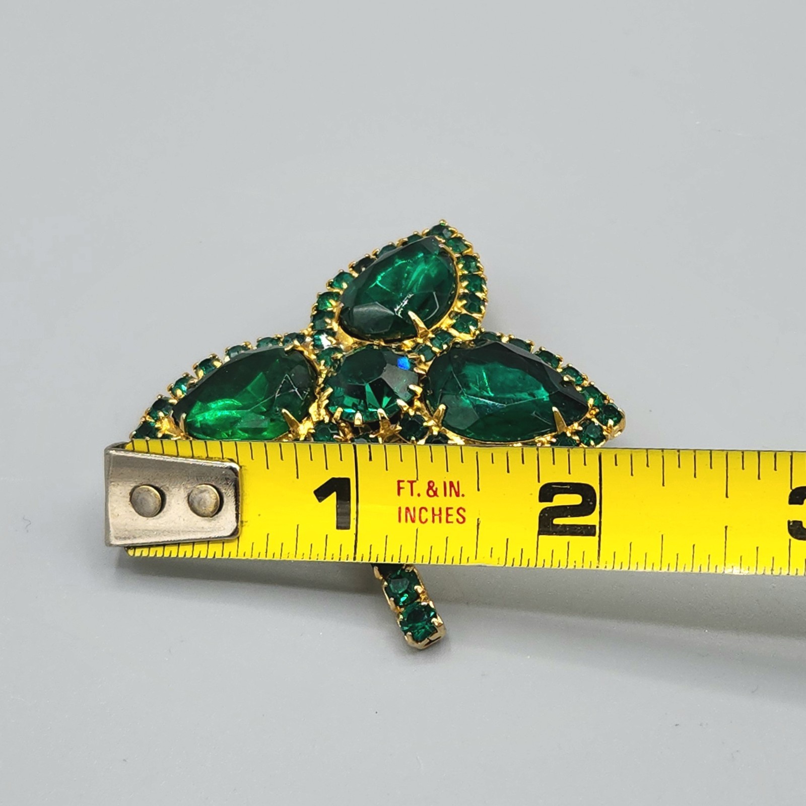 Vintage Green Teardrop Halo Rhinestone Gold Tone Three Leaf Brooch