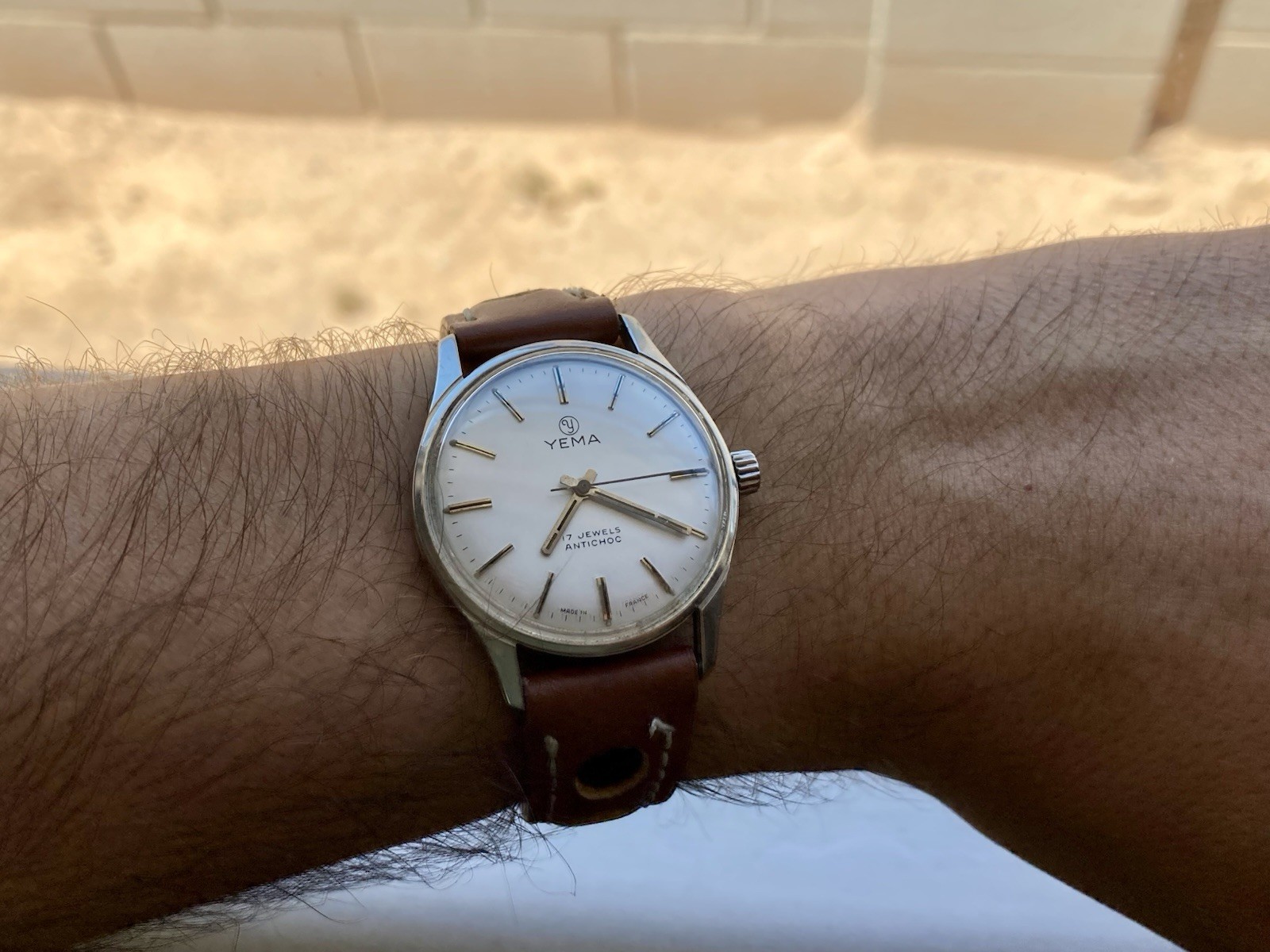 Rare Vintage Yema Mens Mechanical Wrist Watch RUNS WELL France 1960s Steel