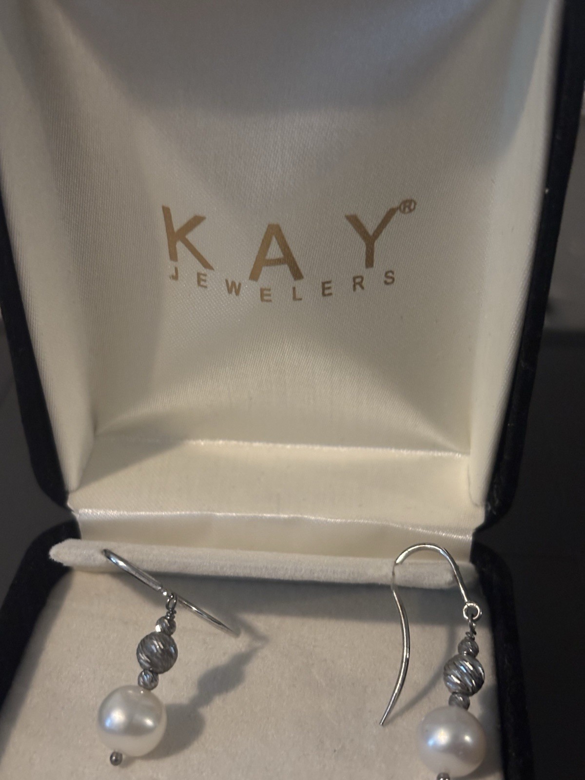 KAY pearl Earrings