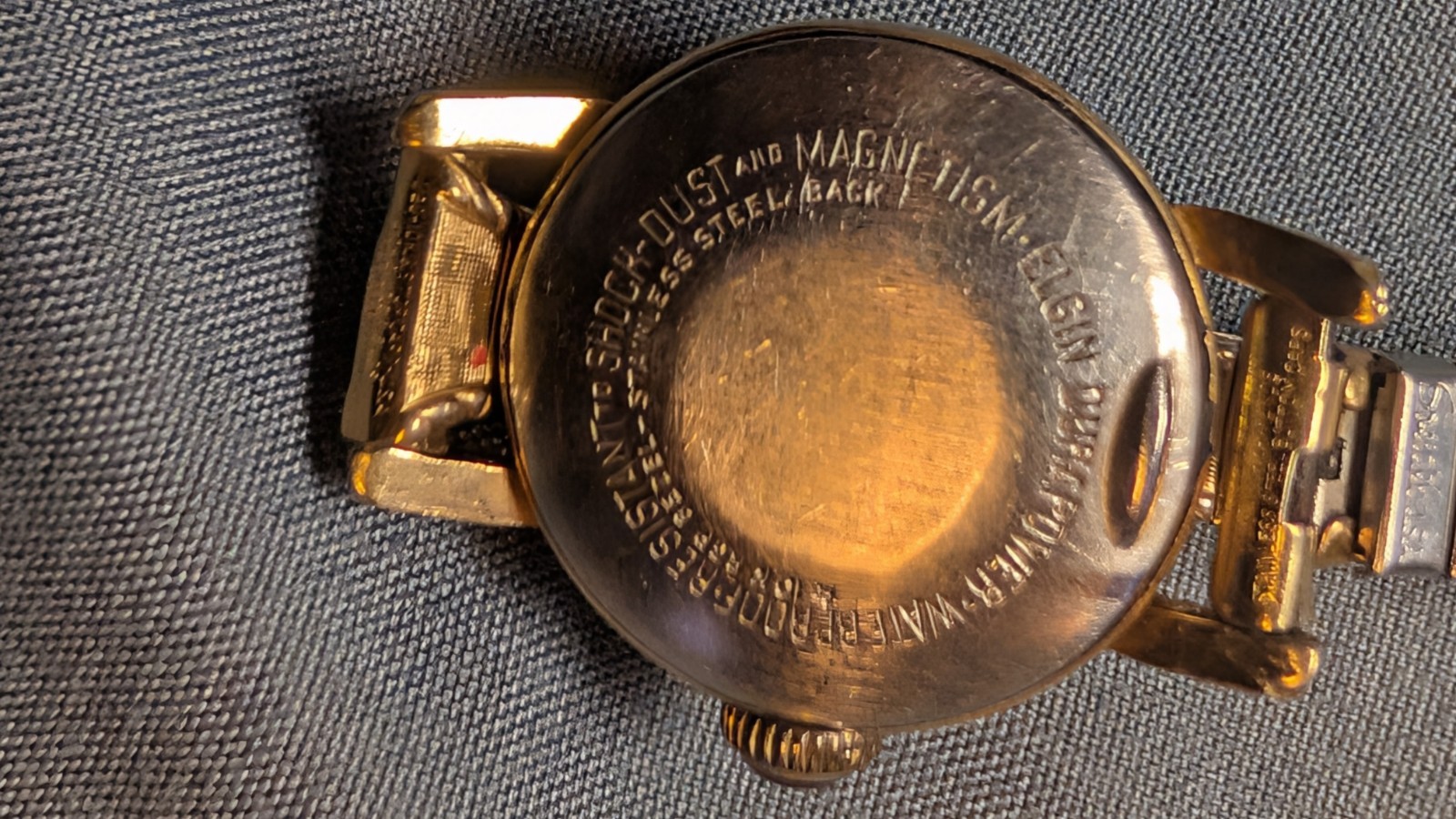 Elgin Durapower Women’s Wristwatch Gold Metal Bracelet Waterproof