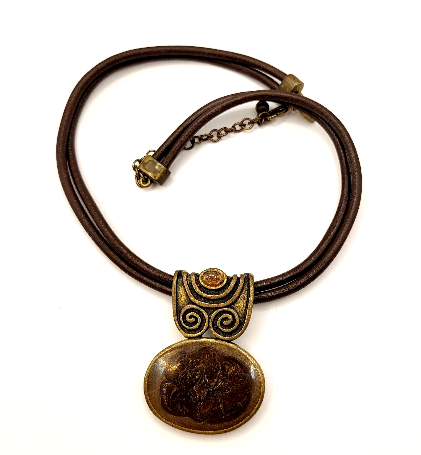 Chico’s Bronze Tone Enamel Medallion w Amber Glass Pendant Necklace Faux Leather