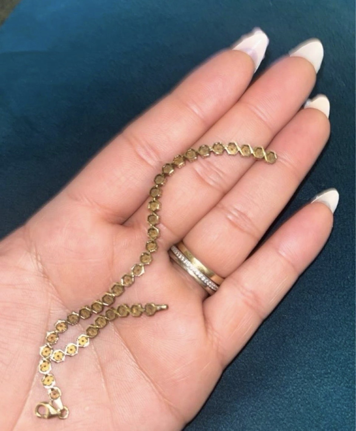 Stunning 14K Yellow Gold Flower Cluster Diamond Tennis Bracelet -7L