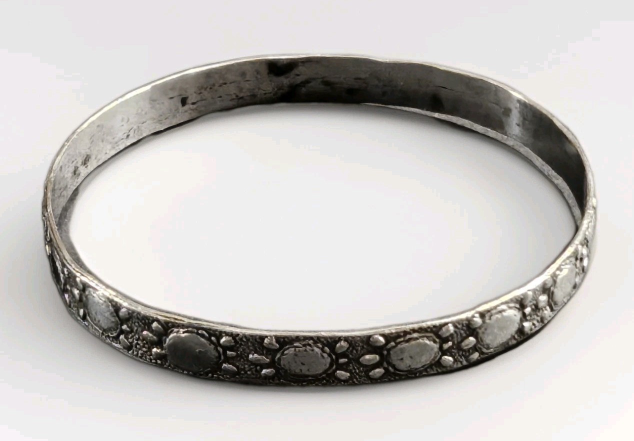 Vintage Mexico Taxco 925 Sterling Silver Bangle Bracelet 12.35 Grams 2 3/4″ Dia