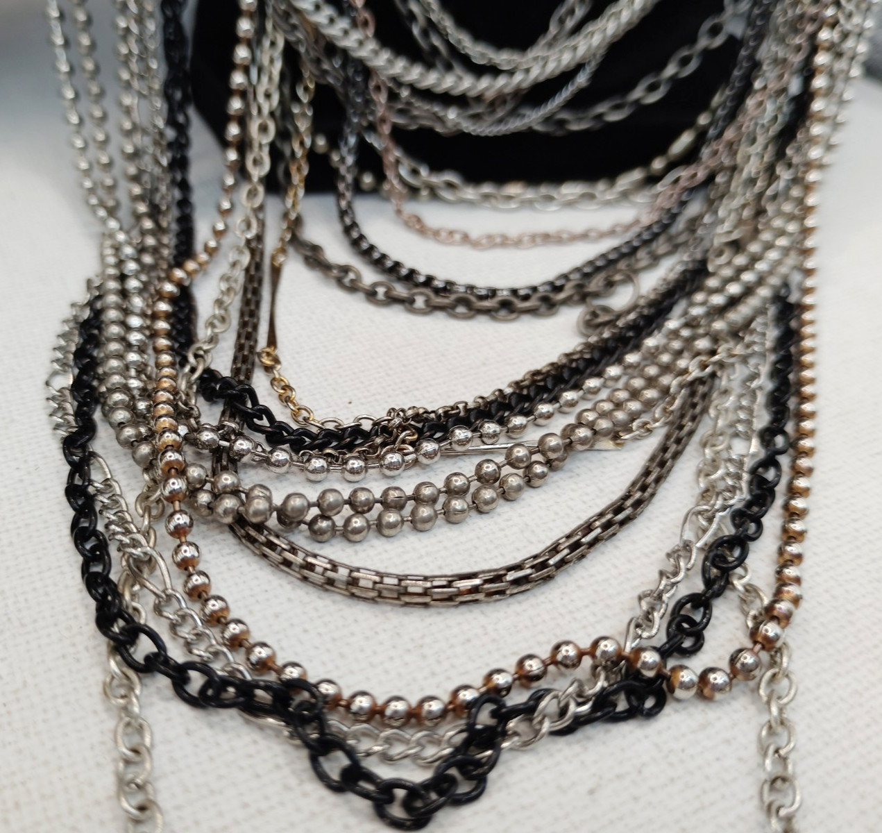 119 Pcs – Gold/Silver/Black Toned Chain Necklaces/Bracelets/Anklets 1.88lbs #685