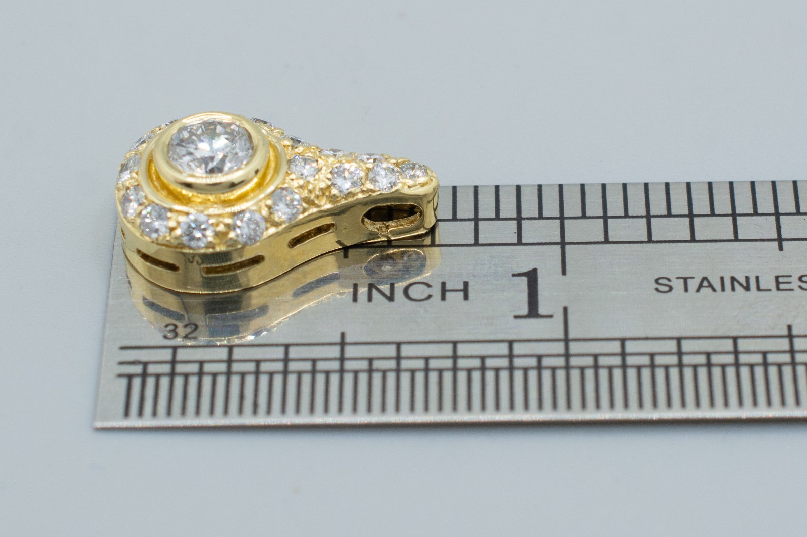 (MA5) 14k Yellow Gold Diamond Pendant .84 ctw 3.3 Gram