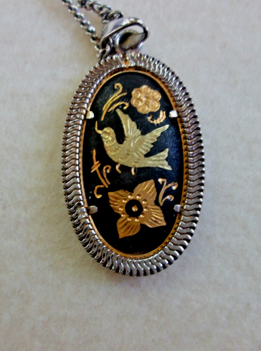 DAMASCENE GOLD BLACK ORNAMENTAL PENDANT ON 20″ Chain & 3-leg Trinket Dish