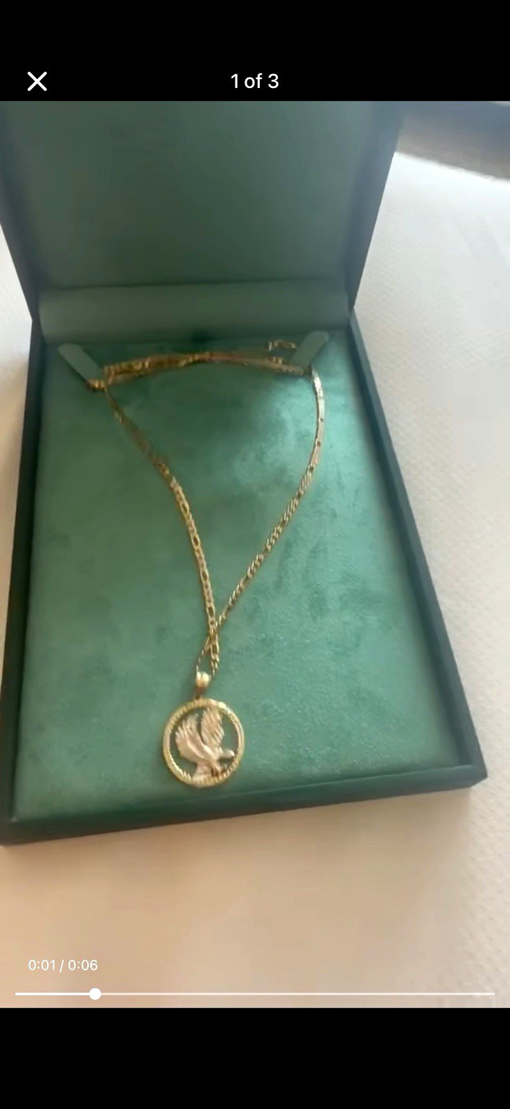 Gold Tone Metal Round Coin Bird Pendant Chain Necklace No Stone