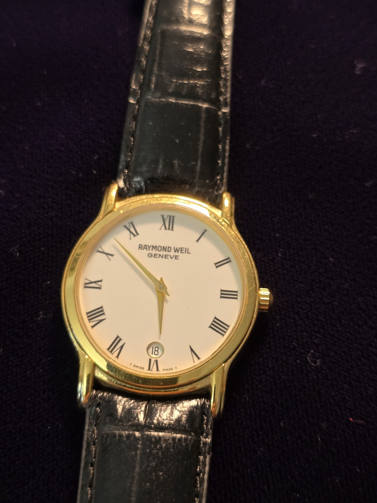 Raymond Weil Geneve 5571 Swiss ETA Roman Dial Gold Tone Watch Runs Perfect