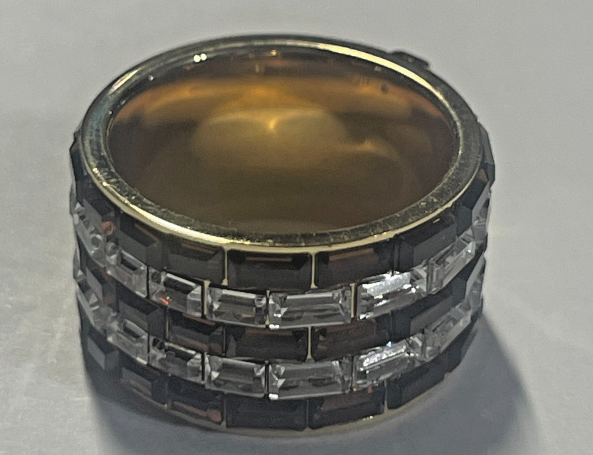 Henri Bendel Harry Wrap Band Crystal Cocktail Ring Gold Tone Size 6 Statement