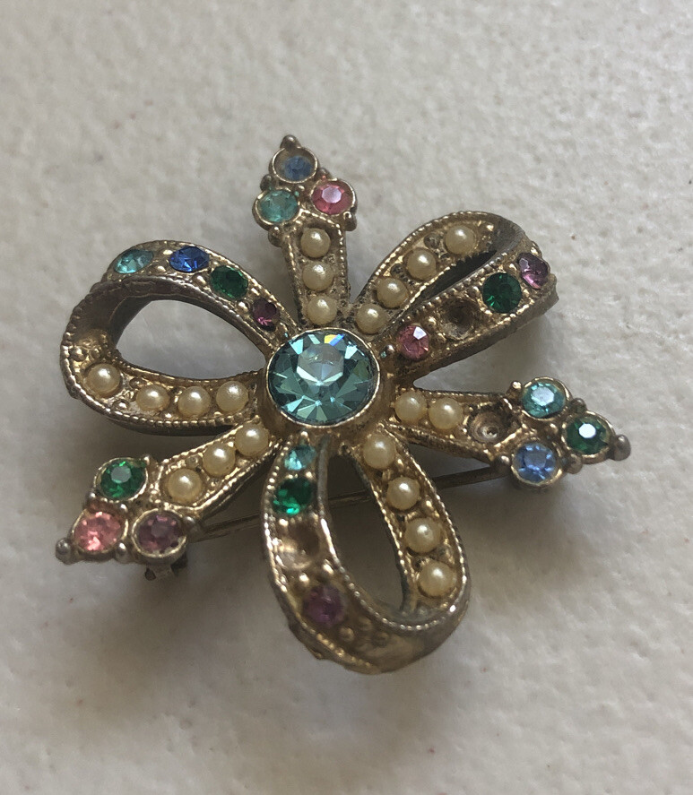 Vintage Mid 20th Century Brooch Base Metal With Sparkly Multicolored Stones