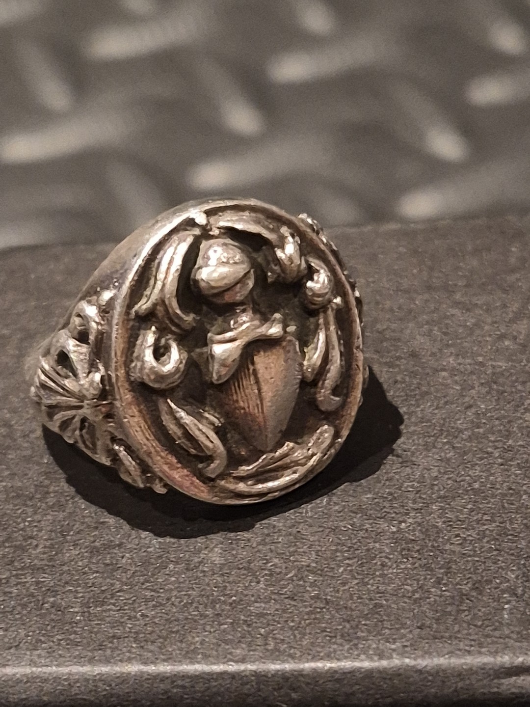 Coat Of Arms Solid Sterling Silver 925 Ring 12g Size S 1/2 XRF TESTED FREE POST.