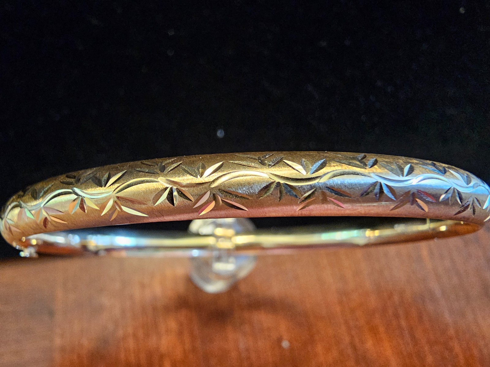 14K EternaGold Diamond Etched Oval Hinged Bangle Bracelet Fits 8 inch wrist