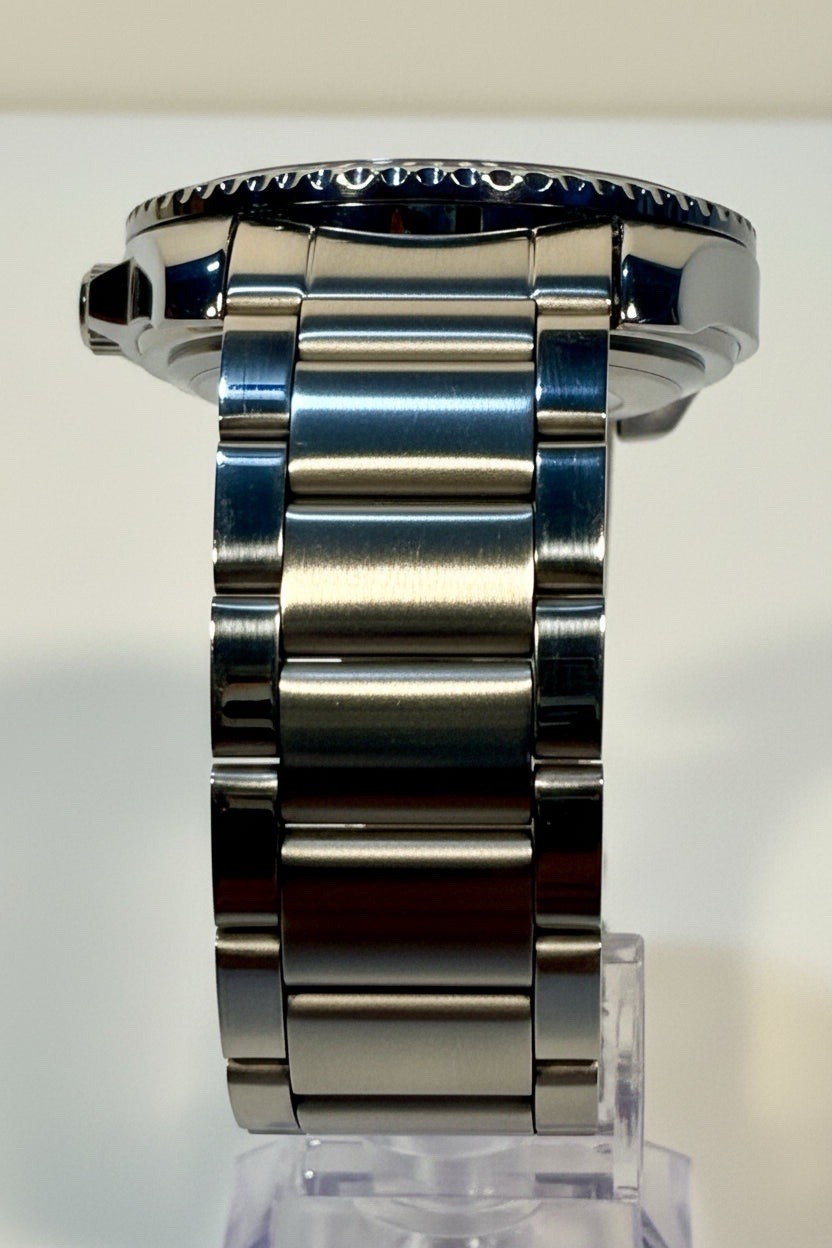 69401 Invicta Mens Pro Diver Vitreos Stainless Steel Bracelet Black Dial 42mm