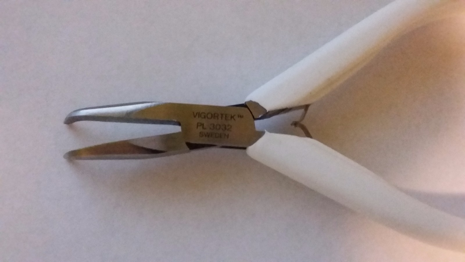 Chain Nose Plier Curved Tip 5″ – Made in Sweden