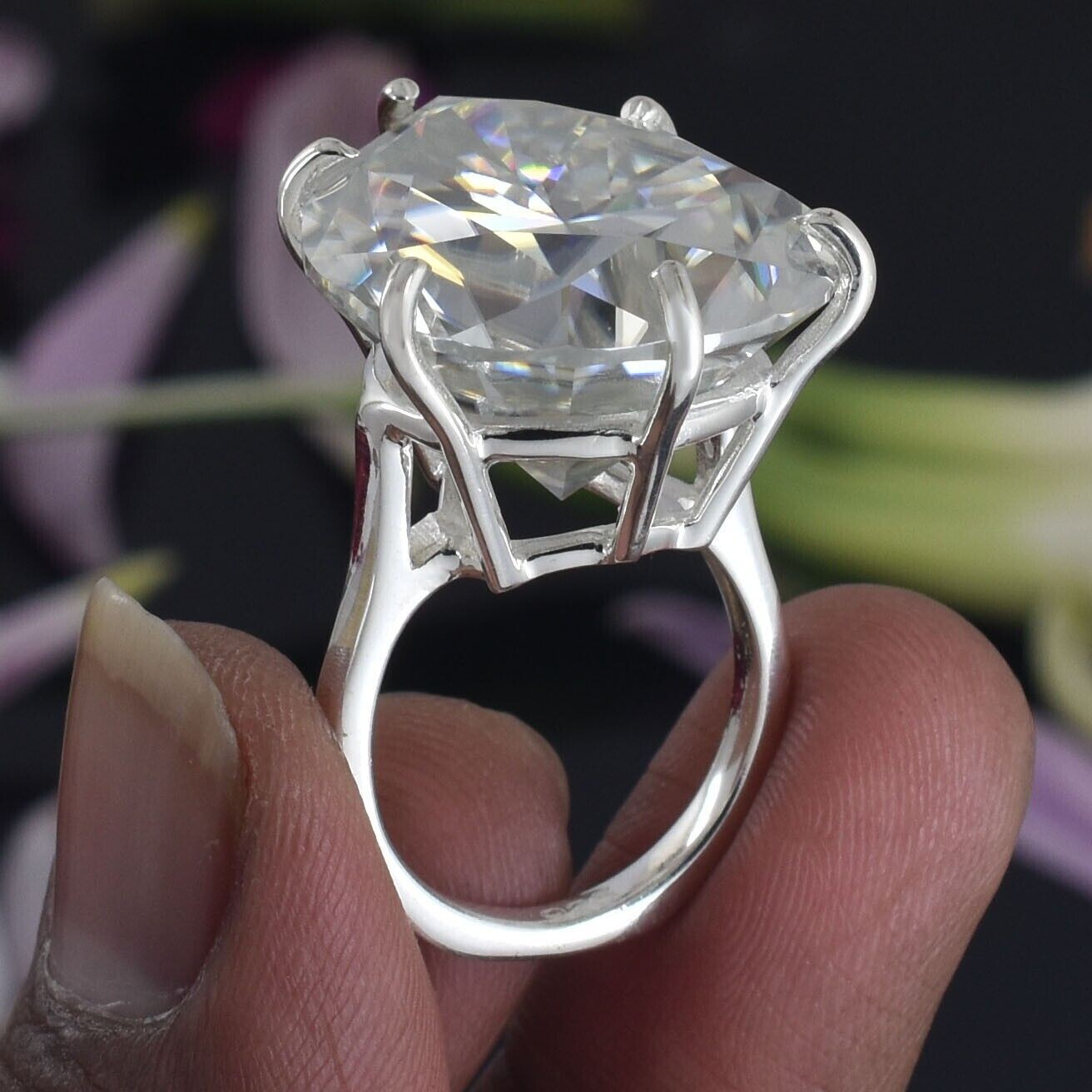 RARE 43.50 Ct Treated Off White Diamond Solitaire Ring In 925 Silver. Certified