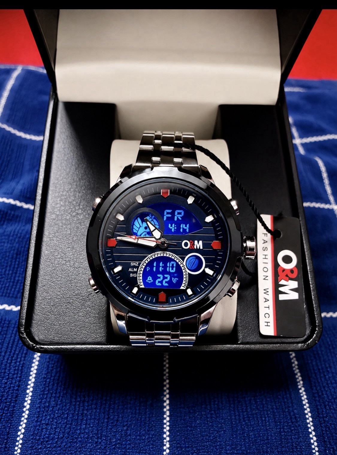 O&M Fashion Watch Men’s Quartz Analog/Digital Blue Dial Steel Bracelet w/ Box