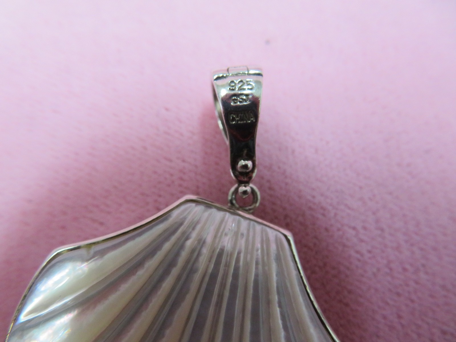 GSJ 925 Sterling Silver Mother of Pearl & Pearl Pendant 9.99 Grams