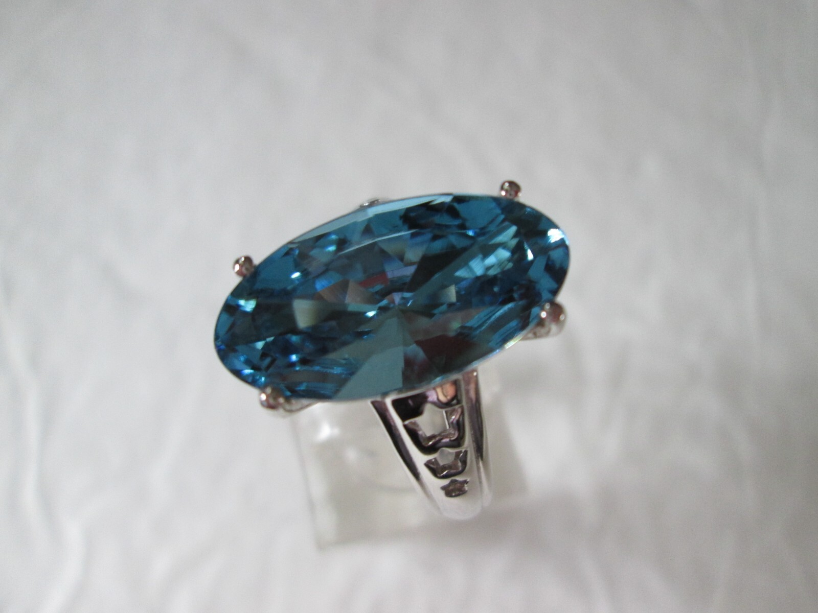 Aquamarine Crystal from Swarovski Platinum over Sterling Ring (Sz 7) 4.41 cts