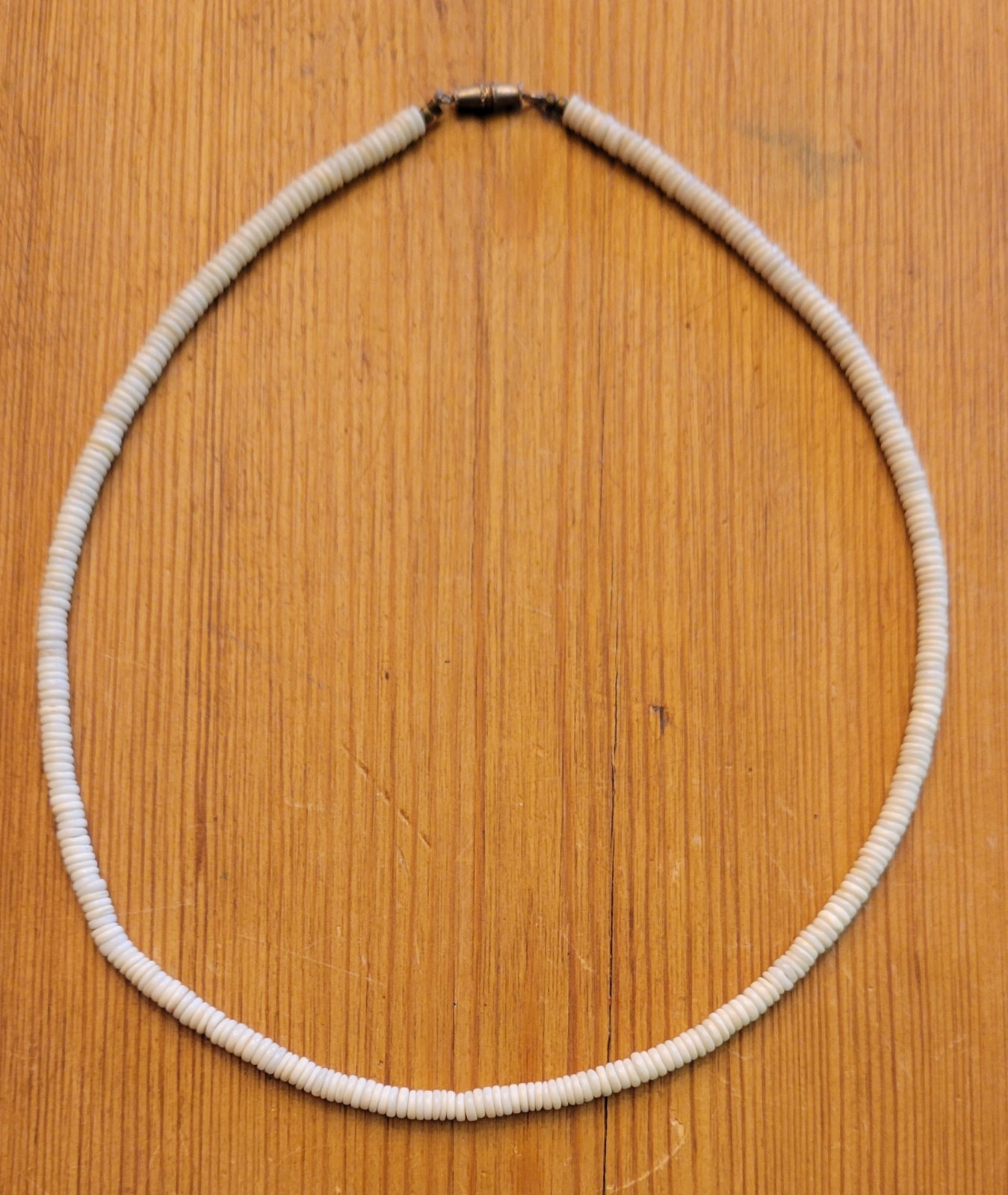Southwestern Heishi Bead Beige White Shells Beaded 17″ Necklace Vintage
