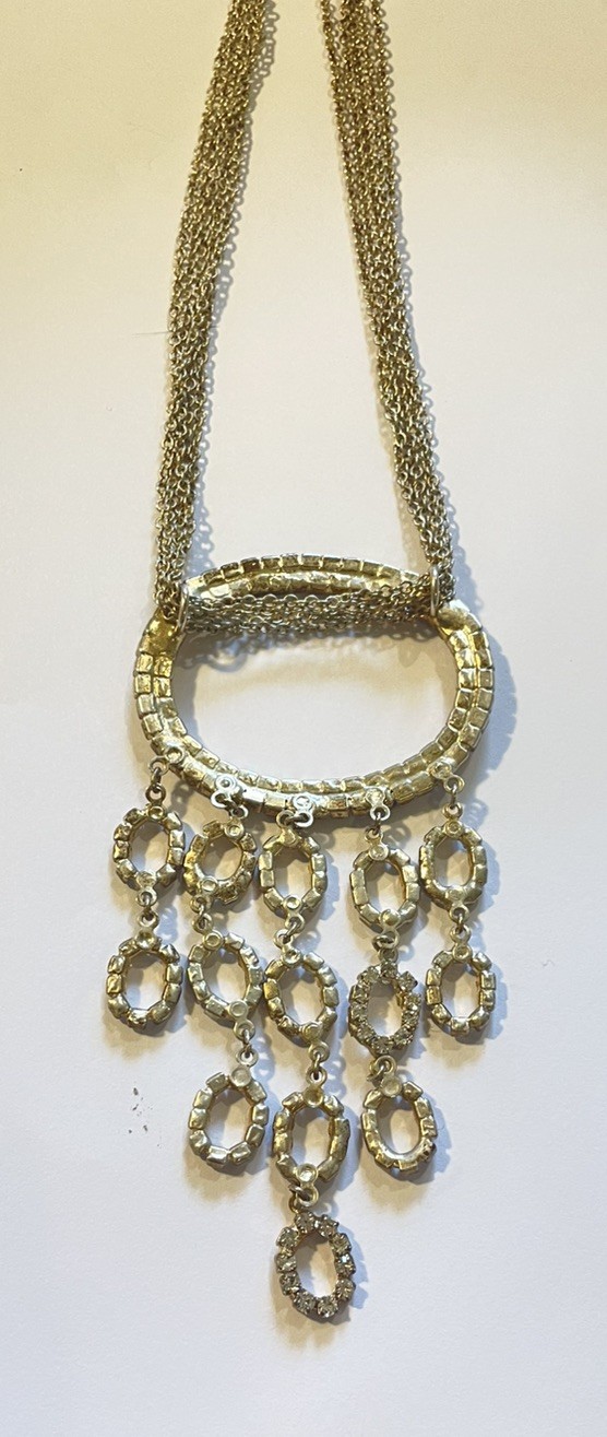 Beautiful Shimmering Gemstone Pendant & Necklace length 40cm. Night Out.