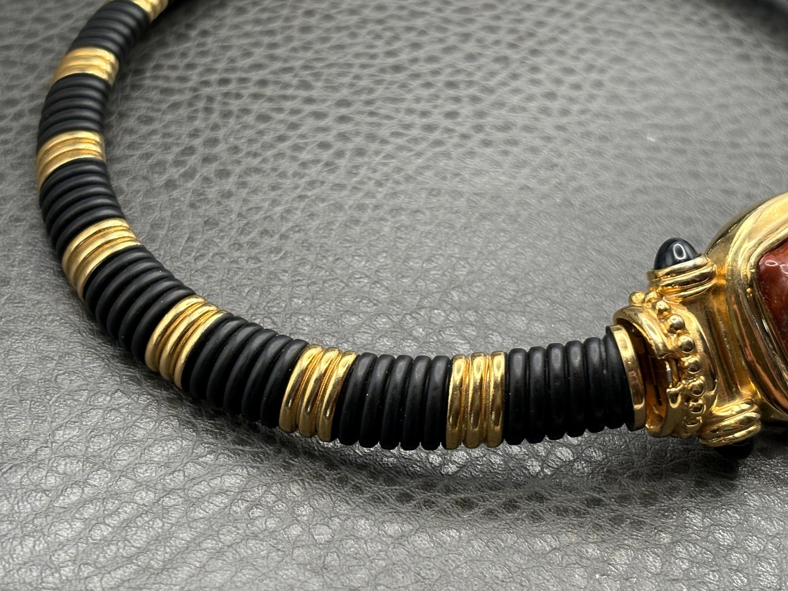 Francesca Romana 80s Vintage Etruscan Style Black Red Glass Omega Necklace 15”