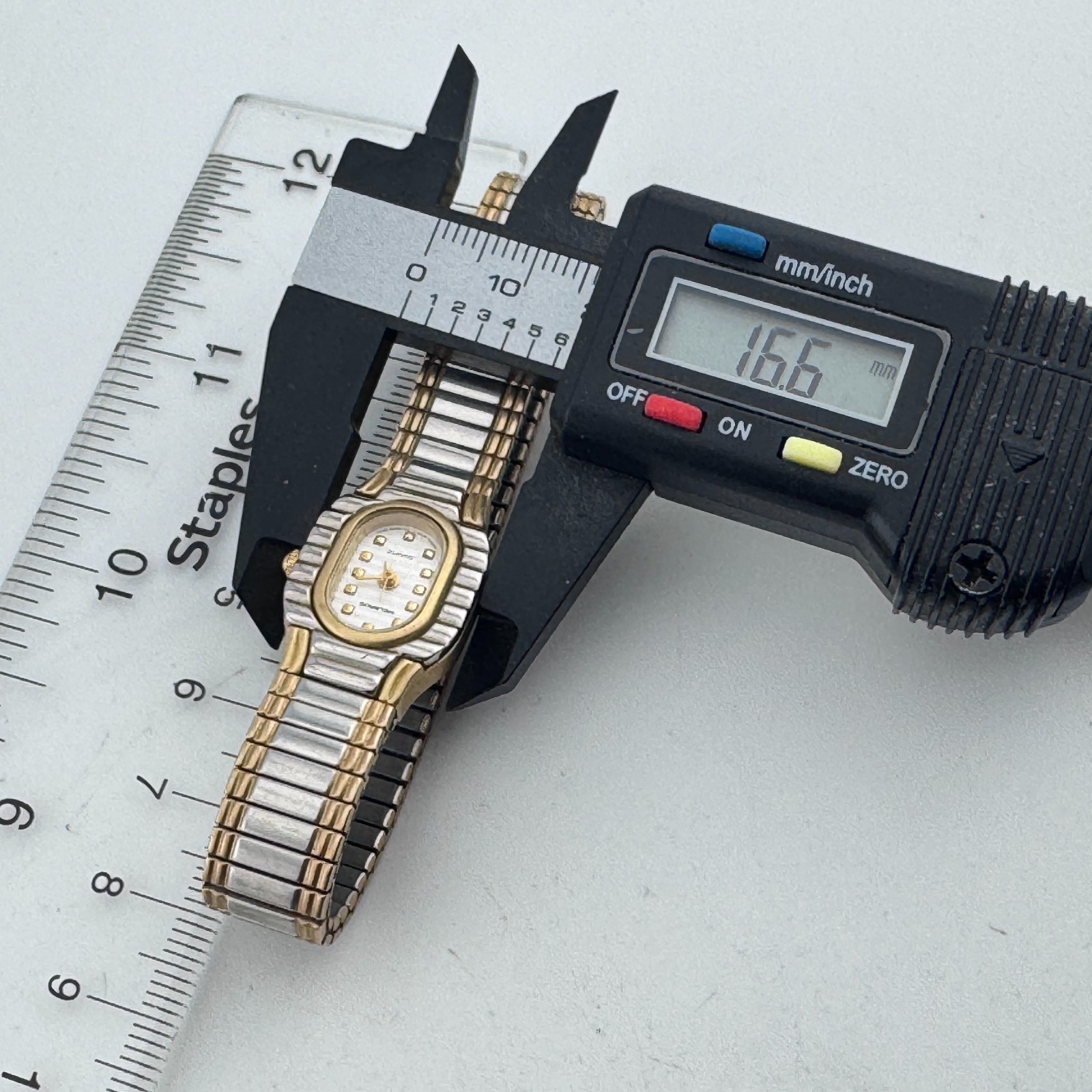 VTG Helbros Analog Quartz Watch Women Dual Tone Stretch Band ~For Parts Repair